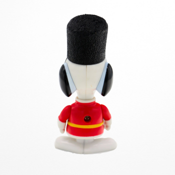 Detailansicht der Snoopy Figur mit England-Motiv als Deko